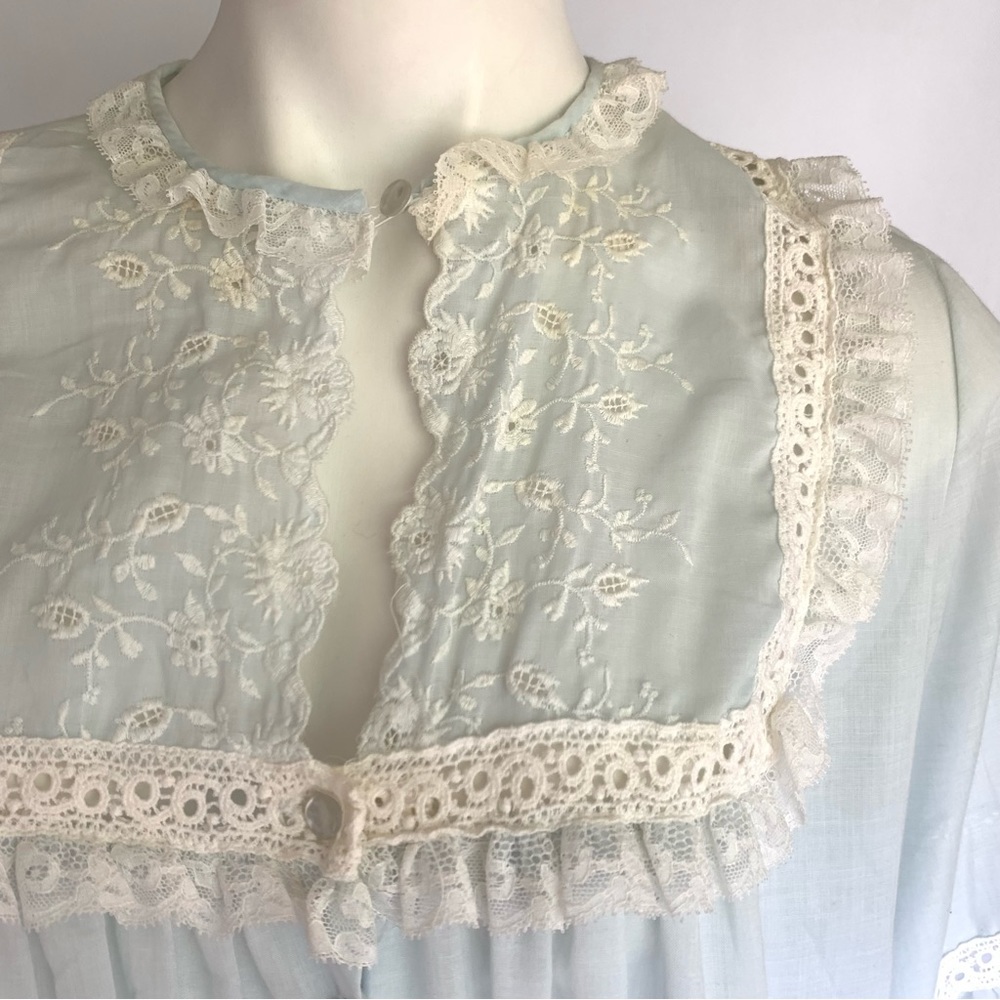 v i n t a g e :: Cottagecore Embroidered Floral Lace Crochet Nightgown ILGWU - Picture 11 of 14